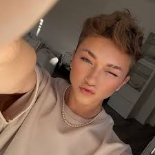 Dejar esta mirada o afeitarse?