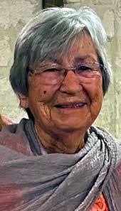 Elle Jason's Instagram, Twitter & Facebook