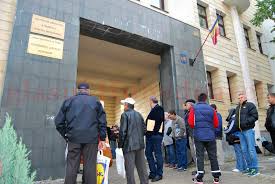 Autorizatie integrata de mediu nr. AglomeraÈ›ie La Apm Hunedoara Sute De Oameni Au Stat Ieri La CoadÄƒ Pentru A È™i Depune Dosarul Pentru Casa Verde Glasul Hunedoarei