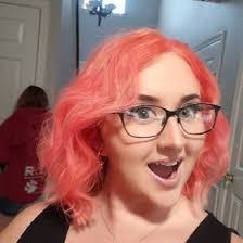 Abby Bloom's Instagram, Twitter & Facebook