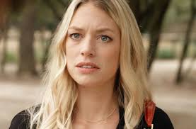 Un Si Grand Soleil France 2 Aurore Delplace Johanna Est Completement Paumee