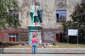 Toronto—the statue of egerton ryerson at the toronto university that bears his name was pulled down by protesters sunday evening and beheaded. Protestors Renew Calls To Remove Egerton Ryerson Statue Now Magazine