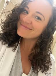 I h8 when somebody ask me "what u do for a living" Btch I do what I gotta  do🤨