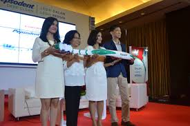 Sehingga dengan begitu nama pepsodent dapat menjadi pilihan pertama yang melintas dibenak hampir seluruh masyarakat indonesia. Pepsodent Deep Clean Inovasi Produk Dengan Leher Sikat Tiga Sudu