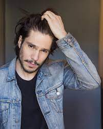 #kit harington #french romcom #francois civil #tell me he's not his twin #like a younger version of kit #i think i'm obsessed with lmfao freya mavor is totally dating francois civil and i think that's just great. Francois Civil Unifrance