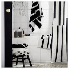 Vous recherchez des draps de bain modernes, élégants et tendances ? Kinnen Drap De Bain Blanc Noir Materiau Durable Ikea