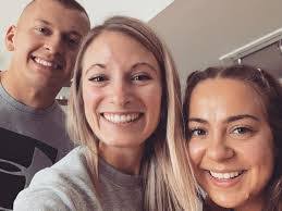 Katie Barlow's Instagram, Twitter & Facebook