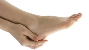 Seek medical care if you are experiencing if the bone spurs affect the foot or heel, a doctor may recommend special pads or inserts for shoes called orthotics to help take the pressure off. Dietary Strategy To Prevent Bone Spurs In The Heel