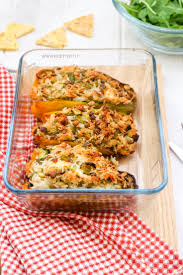 Il pollo ai peperoni è una ricetta completa e davvero deliziosa da preparare nella nostra cucina. Ricette Fit Per Peperoni Ripieni Con Piselli E Zucchine 220 Kcal Easy Basmati Rice Stuffed Peppers La Vie Est Fit