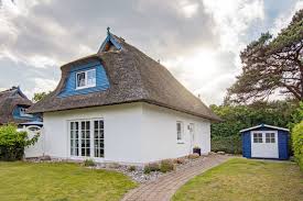 Das extra große, runde vogelhaus föhr ist mit einem handgedeckten reetdach ausgestattet. Ferienhaus In Zempin 94 M