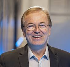 Thomas Lippert's Instagram, Twitter & Facebook