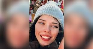 Alexis Leach's Instagram, Twitter & Facebook