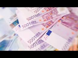 Mehrere tage später lösten die banknoten eine abflussverstopfung in drei restaurants aus, die sich in der nähe der bank. Wo Man Mit 500 Euro Scheinen Bezahlen Kann Und Wo Nicht Youtube