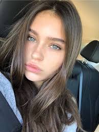 This dark brown hair with blue eyes is a great combination on deep brunette that is either short, medium, or long. Girl With Brown Hair And Blue Eyes Aesthetic Novocom Top