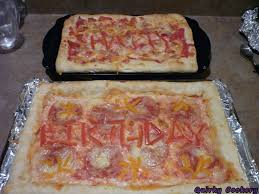Pepperoni Pizza With Sliced Peppers Spelling Out Happy Birthday Cute Quirky Jessi Stuffed Peppers Cookery Pizza Crust