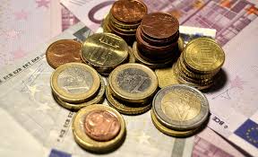 Banci și case de schimb moldovei, unde puteți să schimbați euro și leu moldovenesc. Euro UrcÄ Din Nou Spre 4 59 Lei Pe O TendinÅ£Ä RegionalÄ Economica Net