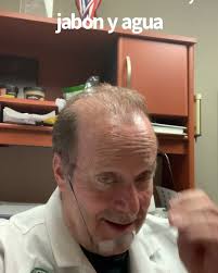 Rociador antiviral con agua y jabón