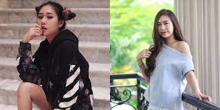 Sebagaimana disebutkan sebelumnya, sisca kohl adalah satu dari pengguna media sosial tiktok yang cukup terkenal. Biodata Siska Kohl Lengkap Agama Umur Dan Wiki Tiktoker Review Produk Yang Punya 2 5 Jut