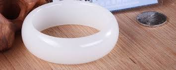 Each of the stripes represents one year. é˜¿å¯Œæ±—çŽ‰å'Œæ±‰ç™½çŽ‰çš„åŒºåˆ«