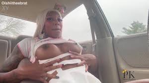 Free black Comics loving bitch Caught masturbating and cumming in car by stranger  Porn Video - Ebony 8