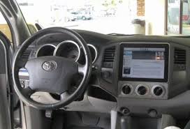 Diy Dashboard Mounted Ipad Is Awesome Video Slashgear Solar Usb Solar Usb Charger Ipad Tutorials