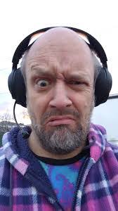 Holly Reitz's Instagram, Twitter & Facebook