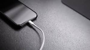 The level of green that shows on the battery indicate how full your battery is. 5 Signs Your Iphone Needs A New Battery