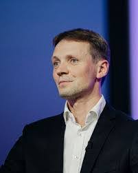 Alexander Lott's Instagram, Twitter & Facebook