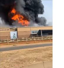 The mall which is situated in the jahi area of the federal capital territory went up in flames around 10:00 am. N85i9tunaetmem