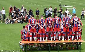 Jérôme agyenim boateng (german pronunciation: Bayern Munich Stars Dante And Jerome Boateng Appear To Pull Shirts Tight Before German Super Cup Daily Mail Online