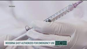 Moderna covid vaccine trial volunteer receives injection that could be the vaccine. Fda Gives Moderna Covid 19 Vaccine Emergency Approval Weareiowa Com