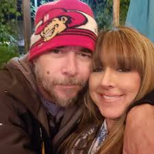 What type of fish are stocked at Woods Canyon and are there crawfish?