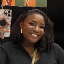 regina mack (@regmack_)