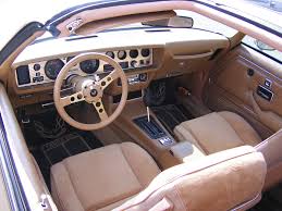 We could see that it was gold. Hitman S Pontiac Trans Am Site Gold Edition Y88