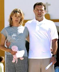 Doch maddie hat auch geschwister, die ohne sie aufwachsen mussten. Maddie Mccann Ex Cop Packt Aus Lebt Madelaine In Portugal Mopo De