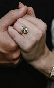 What cut is this? hard to tell (Taylor Swift's engagement ring) : r/EngagementRings