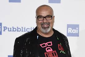 Lo stato rastrellava soldi con interessi su bot e cct sempre più alti, finanziando così opere pubbliche a chi. Giovanni Ciacci Il Nuovo Fidanzato Dell Esperto Di Look Popcorn Tv