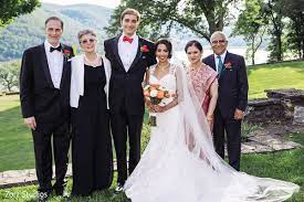 Magnificent Indian Christian Wedding Family Portrait By Zorzstudios Indian Christian Wedding Christian Wedding Wedding