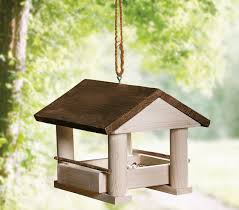 Das vogelhäuschen hat eine große plattform und ein schützendes dach, um das futter trocken zu halten. Vogelfutter Haus Aus Holz Kiefer Vogel Futter Hauschen Villa Spender Station Kaufen Bei Come4buy Gmbh