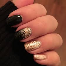 Acrylic Black And Rose Gold Nails Black And Rose Gold Nails For A Classy Holiday Season Glitter And Chrome Gold Nails Black Nails With Glitter Black Gold Nails