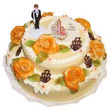 Die feine marzipan decke wird nur noch abgerollt und über die torte gelegt. Zweistockige Kommunionstorte Mit Marzipan Decke Klein S Backstube