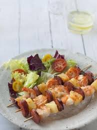 Brochettes De Crevettes Au Chorizo Et Ananas Recette Brochette Crevette Recettes De Cuisine Recette Brochette