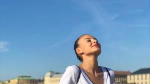 Monika bagárová (born 5 july 1994) is a czech singer of romani descent. 7 Momentov Ktore Monike Zmenili Zivot