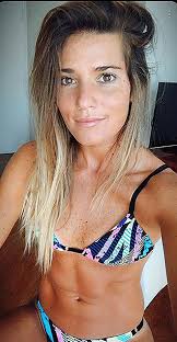 La obra fue encargada al escultor carlos benavídez, es completamente de bronce y es la más grande del mundo con la figura del pelusa, con 5 metros. Agustina Albertario La Leona Mas Sensual Del Mundial De Londres Infobae