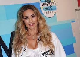 Gracias por todos sus bellos mensajes porque hoy hace un año que comenzó al aire masterchef, un programa que amo, que me divirtió mucho y. Por Que Se Fue Aracely Arambula De Masterchef Latino Ahoramismo Com