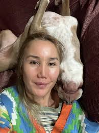 Merle Monday featuring Vk9's Luna and Vk9's Jazmin