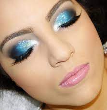 Foto Maquiagem Azul Brilho Rosto Oval Cor Da Pele Cbeauty