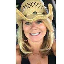 Theartis Wade's Instagram, Twitter & Facebook