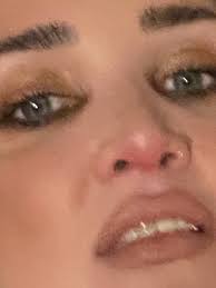 𝑬𝒎𝒊𝒍𝒚 𝑲𝒆𝒎𝒑𝒇