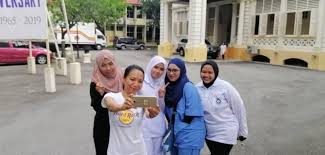 The penang museum is situated in the heart of georgetown's city centre, on farquhar street while the penang art gallery is located in the dewan sri pinang building on light street. Lembaga Muzium Negeri Pulau Pinang Penangmuse Twitter